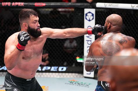 Andrei Arlovski Of Belarus Punches Dontale Mayes In A Heavyweight News Photo Getty Images