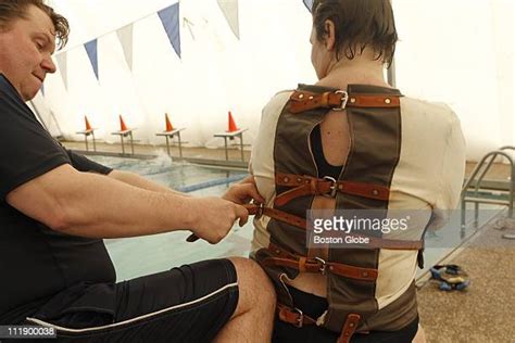 60 Meilleures Hands Tied Behind Her Back Photos Et Images Getty Images