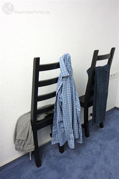 Wenn dir „kleiderständer schlafzimmer gefällt, gefallen dir vielleicht auch diese ideen. Ikea Hack Herrendiener Kleider Kleiderständer Stuhl ...
