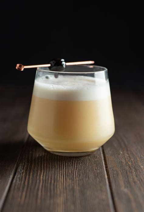Classic Whiskey Sour Cocktail Recipe Whiskey Sour Whiskey Drinks