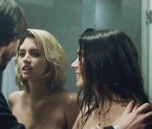 Keanu Reeves Together With Ana De Armas And Lorenza Izzo In Nude Scene From Knock Knock Video