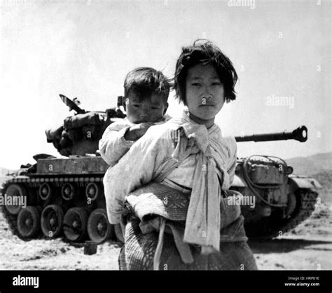 los huérfanos de la guerra de corea 1951 fotografía de stock alamy