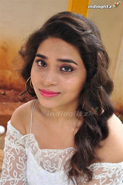 Tejaswini Photos Telugu Actress Photos Images Gallery Stills And