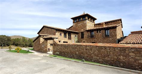 Su restaurante utiliza productos ecológicos y de kilómetro cero, gracias al cultivo de un huerto propio en las proximidades del hotel. Hotel Restaurante Masía La Torre | Club del Ternasco de Aragón