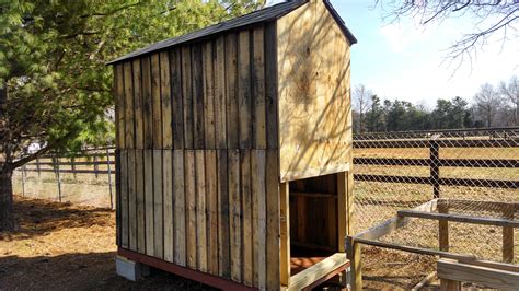 Maybe because, when i was small, i remember walking out to my mother's chicken house, and gathering eggs…i'm not sure why i like them so much, but every spring. Pallet Chicken Coop | DIY Chicken Coop - Summers Acres
