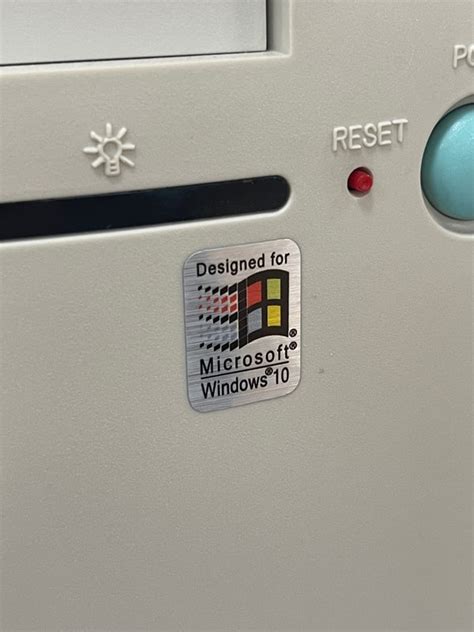 Windows 10 Case Badge Sticker Metallic Geekenspiel