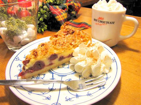 But the best example is kaffee und kuchen—literally, coffee and cake. Kuchen und Torten im Café | Kuchen und torten ...