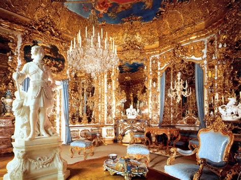 Tagsüber kaschierte es eine decke über hohem gestell. Schlafzimmer Schloss Neuschwanstein