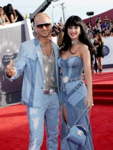 Omg He S Naked Spring Breakers Muse And Rapper Riff Raff Omg Blog