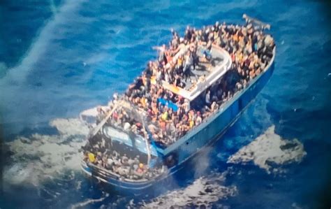 3 Migrants Dead After Boat Capsizes Off Greek Island Fmt