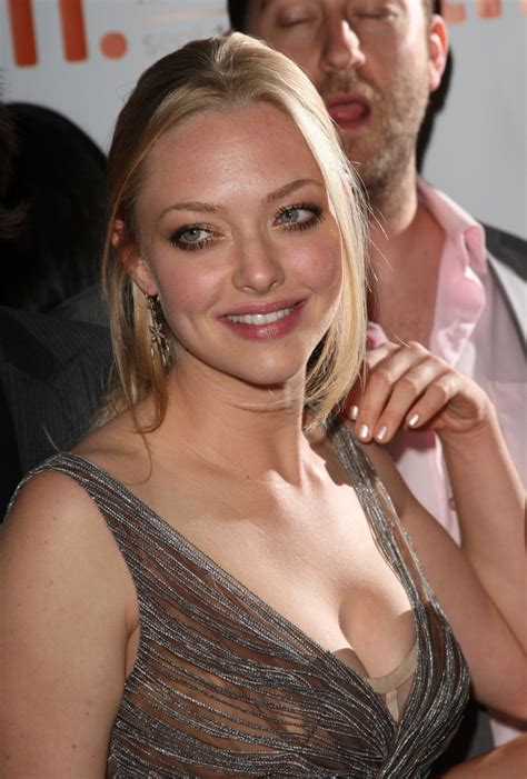 This movie gets a lot of hate, and it deserves none of it. Amanda Seyfried - Amanda Seyfried Photos - "Jennifer's ...