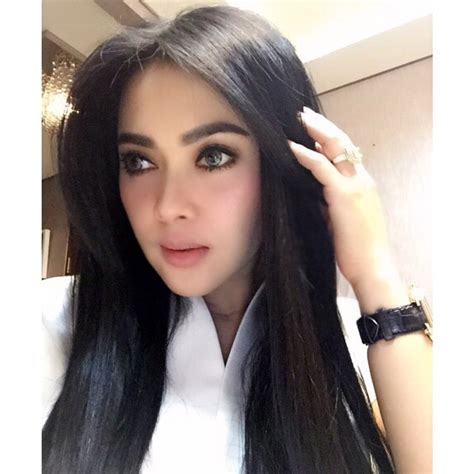 Wowowow Jom Lihat 5 Foto Syahrini Tanpa Make Up Yang Tampil Lebih