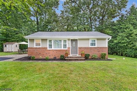 42 Acorn St Stanhope Nj 07874 16 Photos Movoto