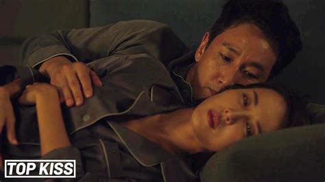 Parasite Kissing Love Scene Lee Sun Kyun And Cho Yeo Jeong Dong