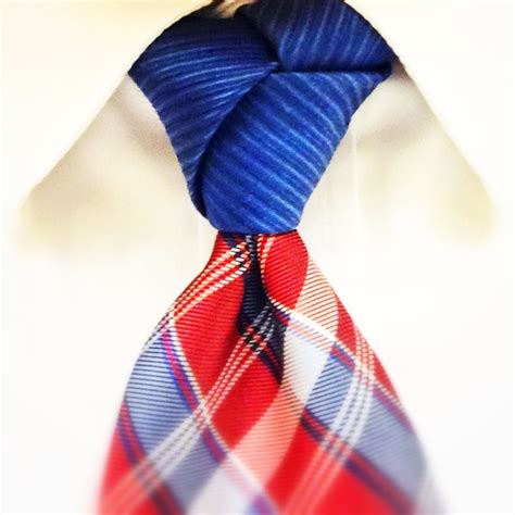 For tips on how to style a trinity knot, scroll down! Trinity knot. Tie by Hilfiger | Ties, Knots, and How Tos | Pinterest