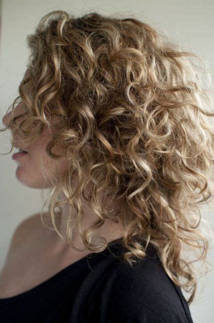 Jak Dbać O Kręcone Włosy Wizaz Pl Haircuts For Curly Hair Curly Hair Care Curly Hair Tips