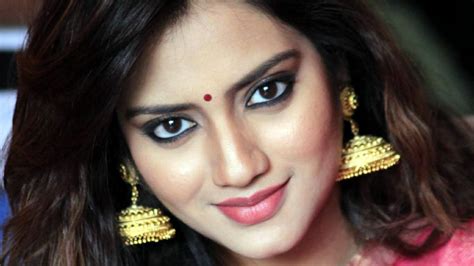 However, reports surfaced that the two had separated. Nusrat Jahan High Definition Wallpaper 10193 - Baltana
