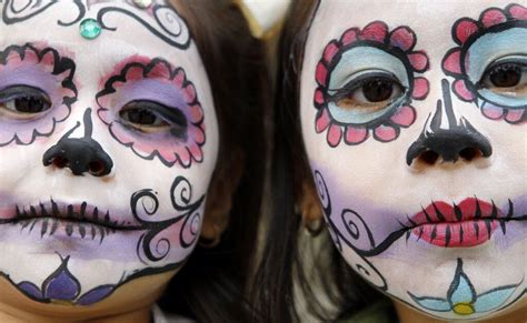 What Is Dia De Los Muertos Here Are Facts To Know About Day Of The Dead