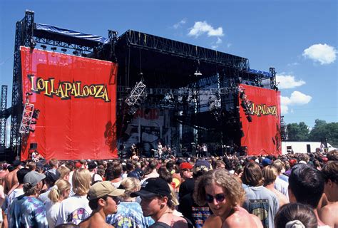 28 Pictures That Show Just How Intense Music Festivals Were In The 90s