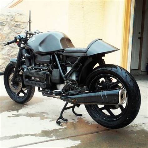 Bmw k drivers are not afraid of the wind of the weather. BMW K100 Cafe Racer