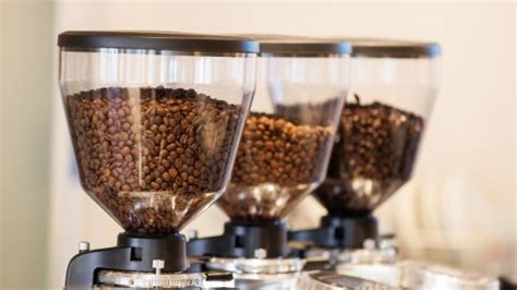 Why You Should Think Twice Before Leaving Coffee Beans In A Hopper