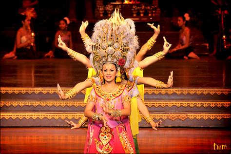 132615 ic:960722065550 introduction dance is a popular cultural form in malaysia. Traditional Dance - an embodiment of Thai culture and ...