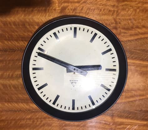 Vintage Bakelite Czech Pragotron Slave Train Station Clock 3962 Fossil Vintage Australia