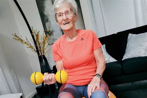 Meet The 81 Year Old Grandma Who Is Crushing Her Fitnessgoals In The Pandemic