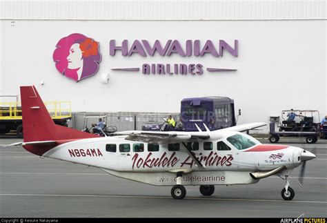 N864ma Mokulele Airlines Cessna 208 Caravan At Honolulu Intl Photo