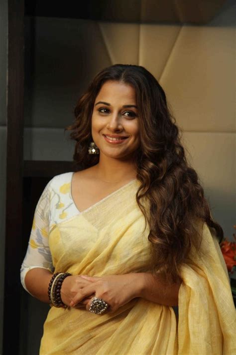 Beautiful Indian Girl Vidya Balan Photos In Yellow Saree Vidya Balan