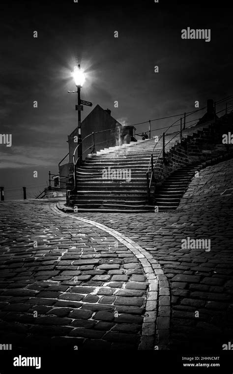 199 Steps Whitby North Yorkshire Black And White Stock Photo Alamy