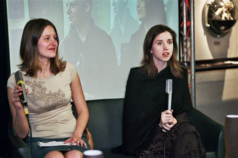 Emily Perkins Wikibifff