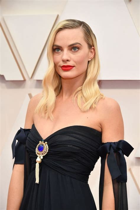 Australian actress margot robbie charmed hollywood after appearing on the wolf of wall street with leonardo dicaprio. Margot Robbie - Oscars 2020 Red Carpet • CelebMafia