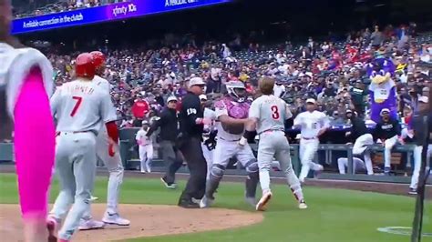 Video Bryce Harper Tries To Fight Rockies Pitcher Over Apparent Taunt