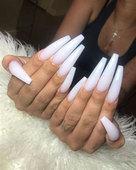 𝓥𝓮𝓻𝓼𝓪𝓬𝓮𝓫𝓪𝓫𝓮 In 2020 White Acrylic Nails Long Acrylic Nails Long