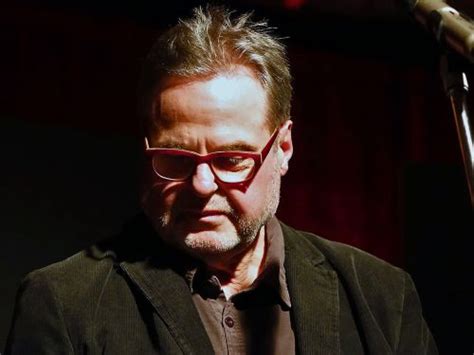 01:05:46 das musikgespräch trifft daniel martin feige und spricht mit ihm über musikästhetik, design und computerspiele. Musenblätter - Das unabhängige Kulturmagazin
