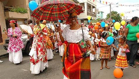Tradiciones De Dominica Creencias Fiestas Costumbres Vestimenta Y Comidas