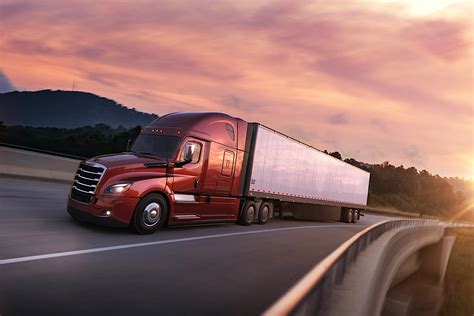 Daimler Showcases Its Most Avanced Truck Ever The Freightliner
