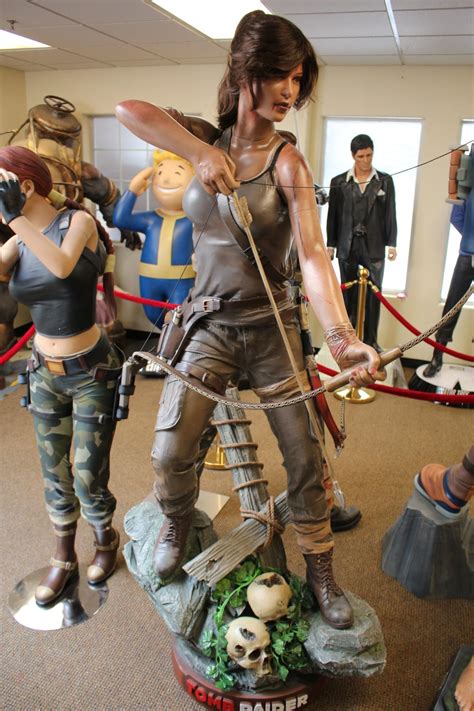 Tomb Raider Lara Croft 5 Life Size Statue Rare Video Game Display Prop