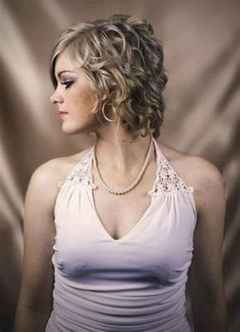 35 Charming Curly Pixie Hairstyles For Women