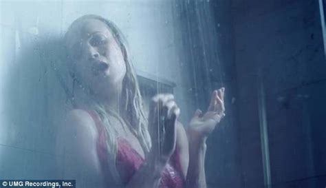 Carrie Underwood Weeps In The Shower For New Cry Pretty Music Video Daily Mail Online