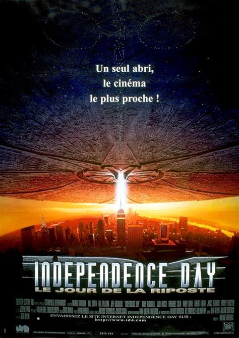 Bir günün ardından büyük şehirlerin bir çoğu uzaylılar tarafından yeryüzünden silinir. دانلود فيلم Independence Day محصول سال ۱۹۹۶ آمریکا - رسا ...