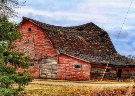 45 Beautiful Classic And Rustic Old Barns Inspirations Old Barns Country Barns