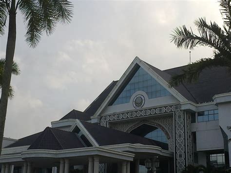 Terdahulu beliau merasmikan majlis perasmian seminar pematuhan halal negeri perak di institut tadbiran islam perak (intim) dalam video, osman mengakui masih ahli dewan undangan negeri (adun) kempas atas. Amanjaya Intership 2013 (N10 - Alor Pongsu): Mesyuarat ...