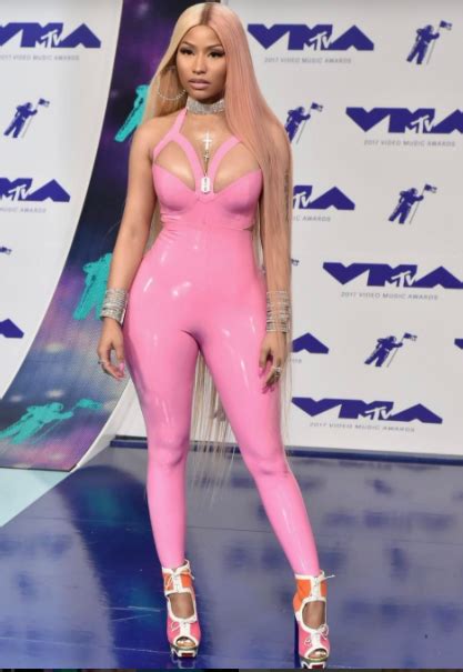 Latest Updates Nicki Minaj Rocks A 1m Choker And Pink Latex Body Suit At The 2017 Vmas