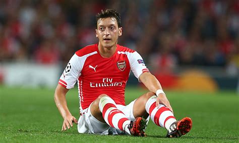 Arsenals Mesut Özil Unlikely To Play Again Until 2015 After Knee
