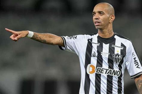 Santos Encaminha A Contratação Do Atacante Diego Tardelli