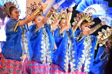 Mengenal Tari Kipas Pakarena Khas Gowa Sulawesi Selatan Rekomendasi