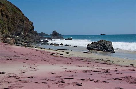 Offbeat Traveler Purple Sands Of Big Surs Pfeiffer Beach Los