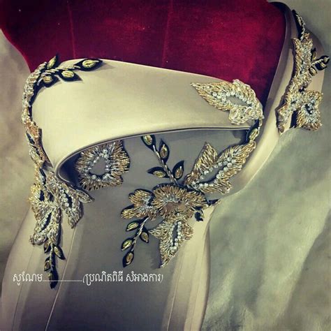 Pin By Zaara Khan On Zaara Collection Couture Embroidery